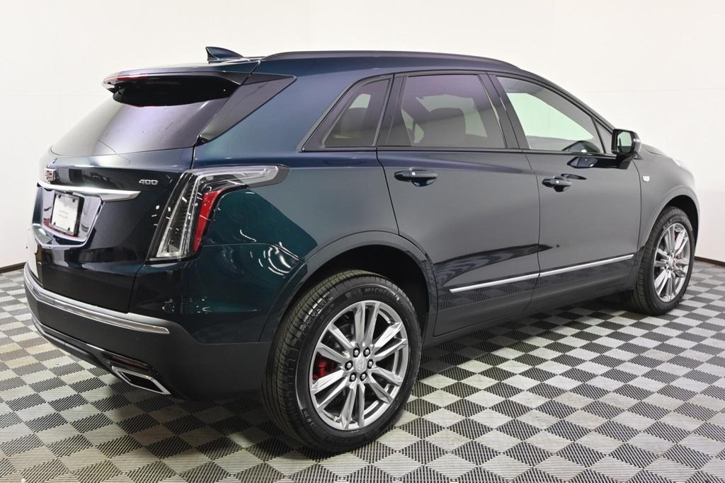 new 2025 Cadillac XT5 car, priced at $57,498