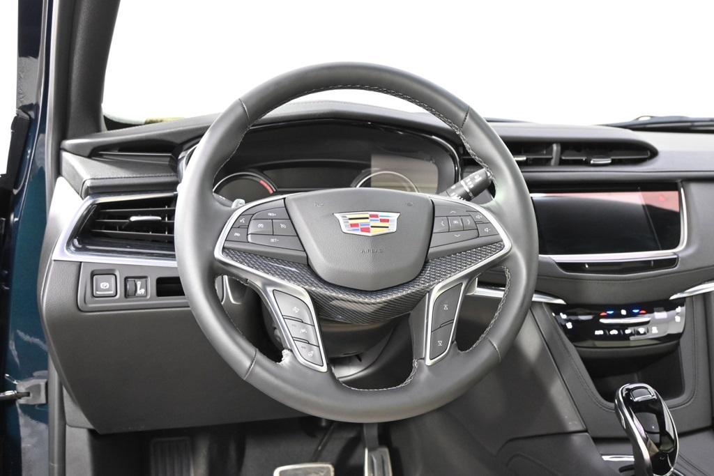 new 2025 Cadillac XT5 car, priced at $57,498