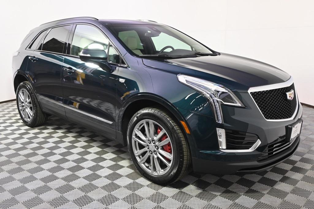 new 2025 Cadillac XT5 car, priced at $57,498