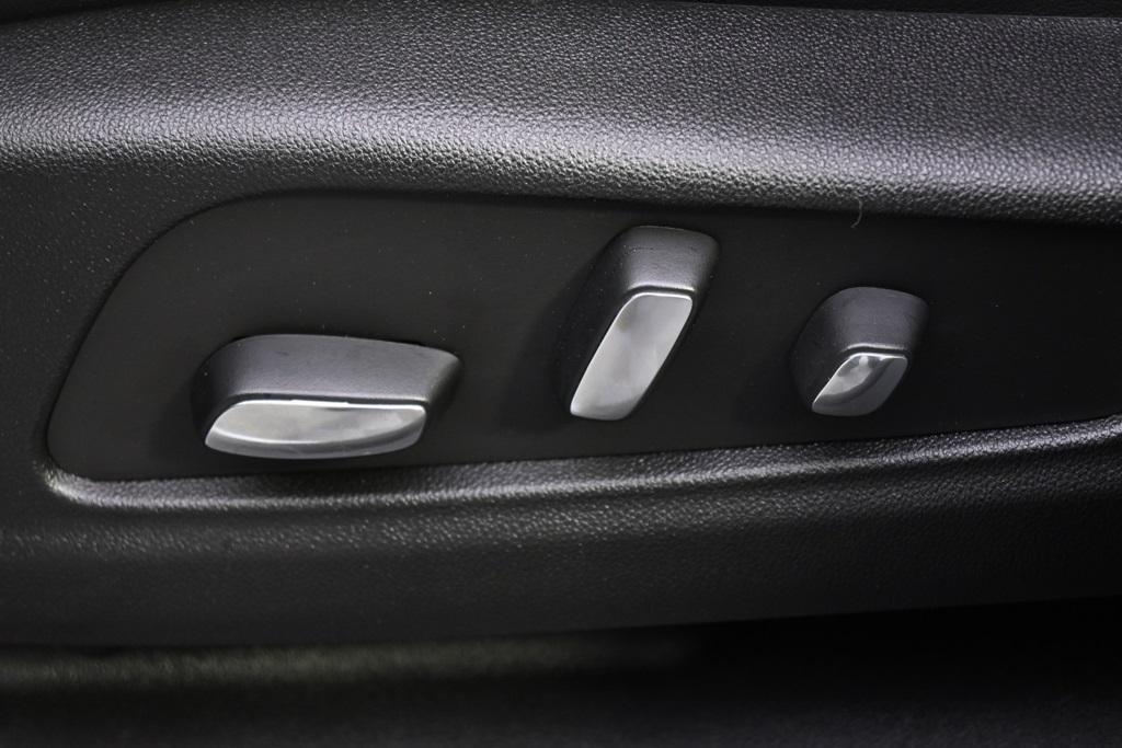 new 2025 Cadillac XT5 car, priced at $63,090