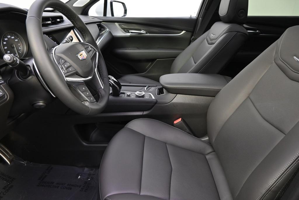 new 2025 Cadillac XT5 car, priced at $63,590