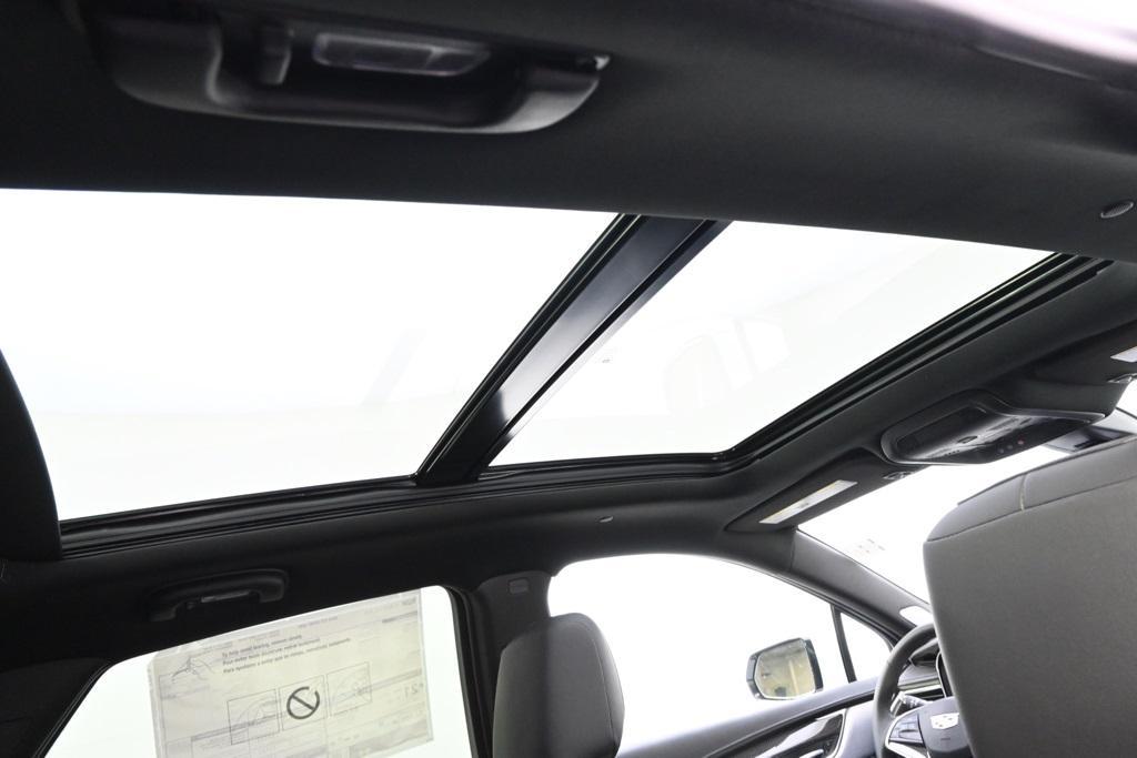 new 2025 Cadillac XT5 car, priced at $63,590