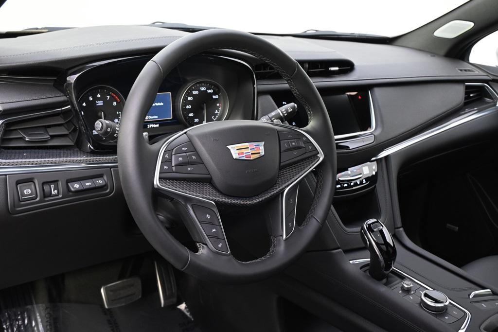 new 2025 Cadillac XT5 car, priced at $63,090