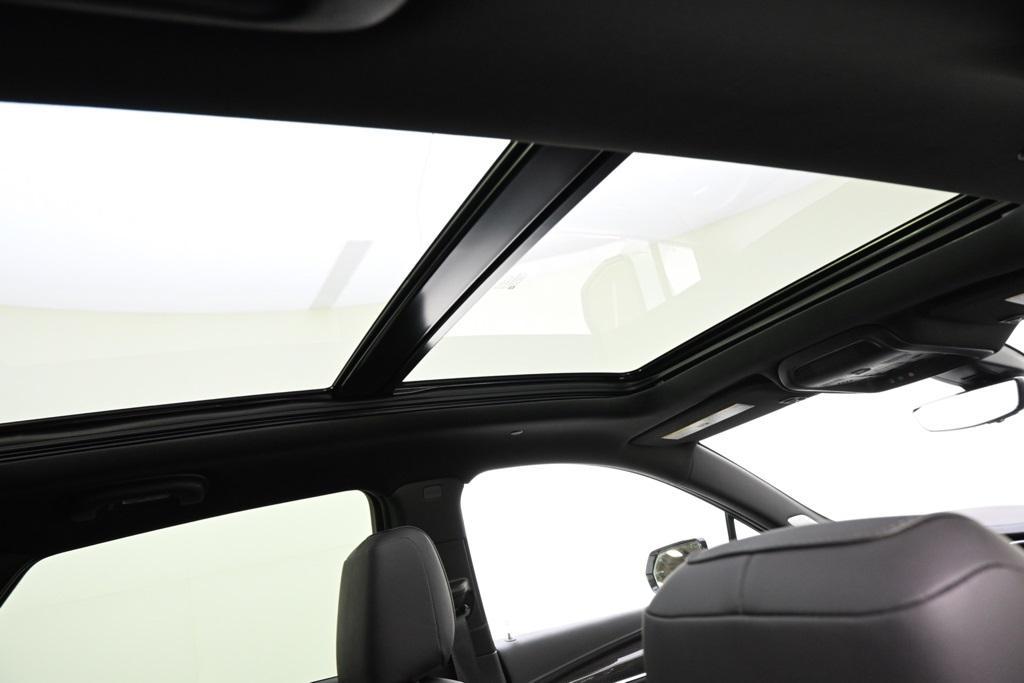 new 2025 Cadillac XT5 car, priced at $63,090