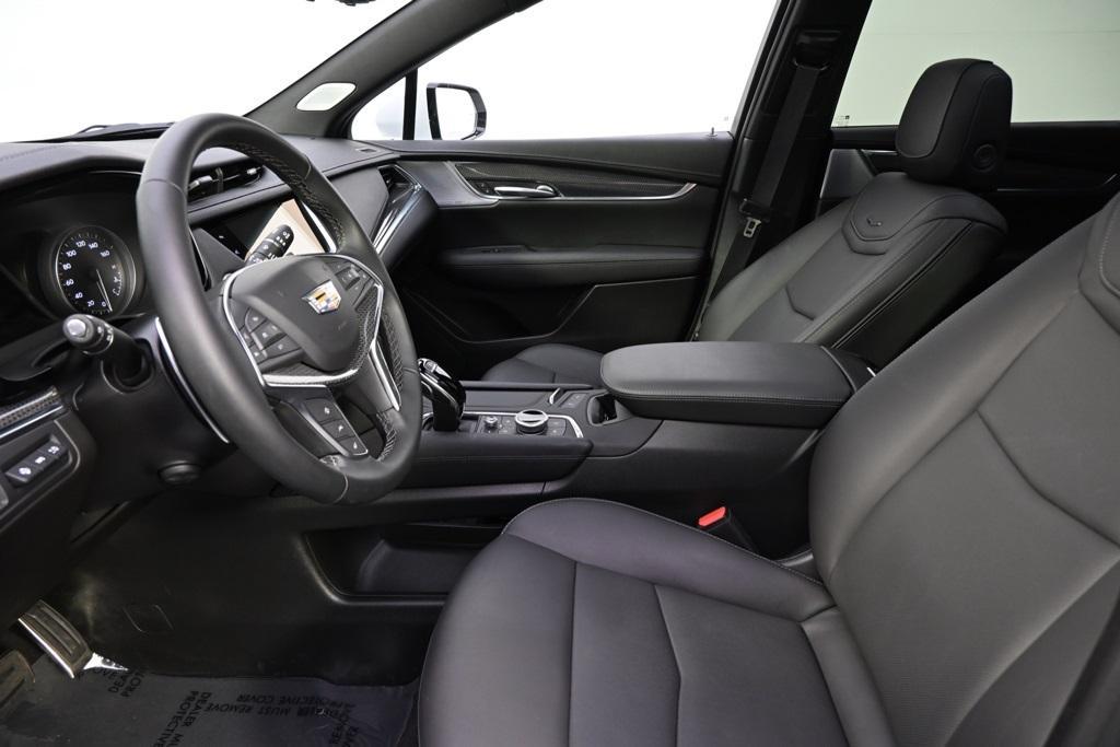 new 2025 Cadillac XT5 car, priced at $63,090