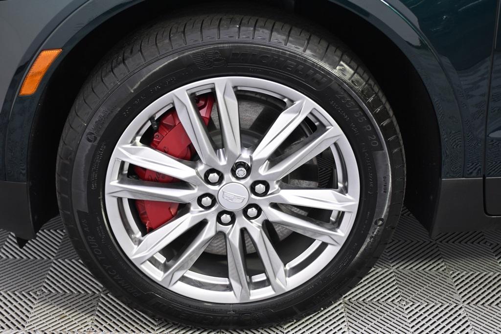 new 2025 Cadillac XT5 car, priced at $58,998