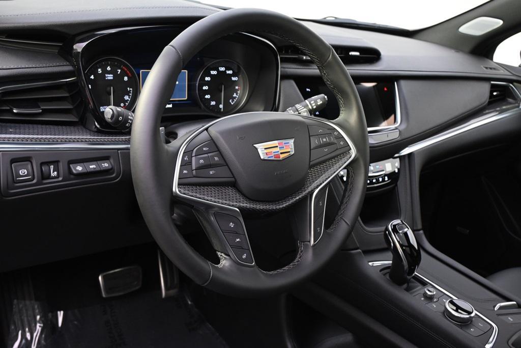 new 2025 Cadillac XT5 car, priced at $58,998