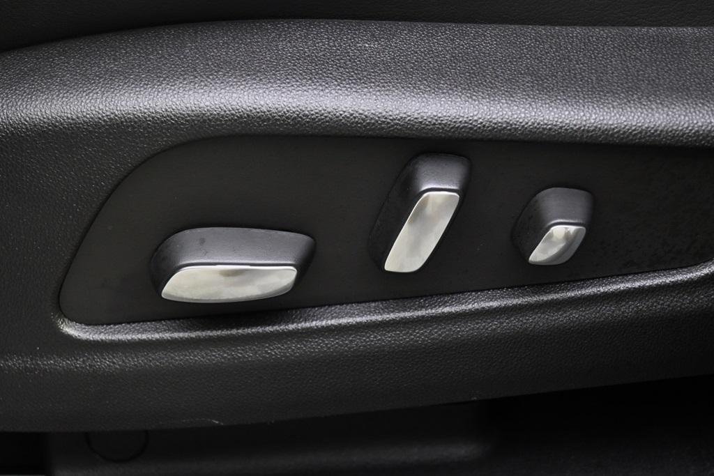 new 2025 Cadillac XT5 car, priced at $58,998