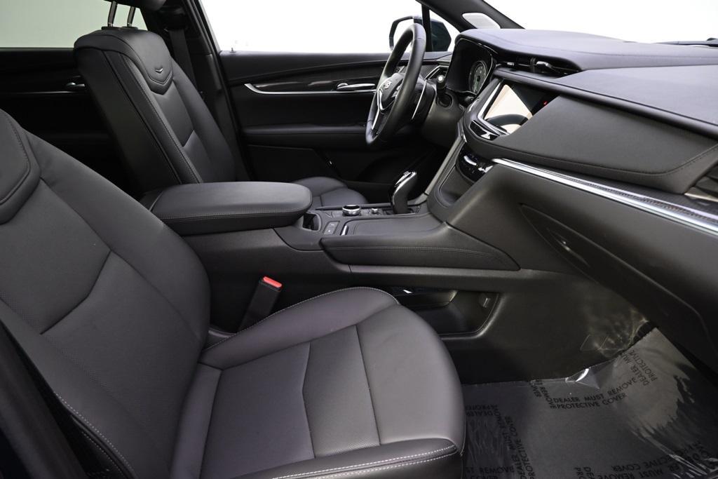 new 2025 Cadillac XT5 car, priced at $58,998