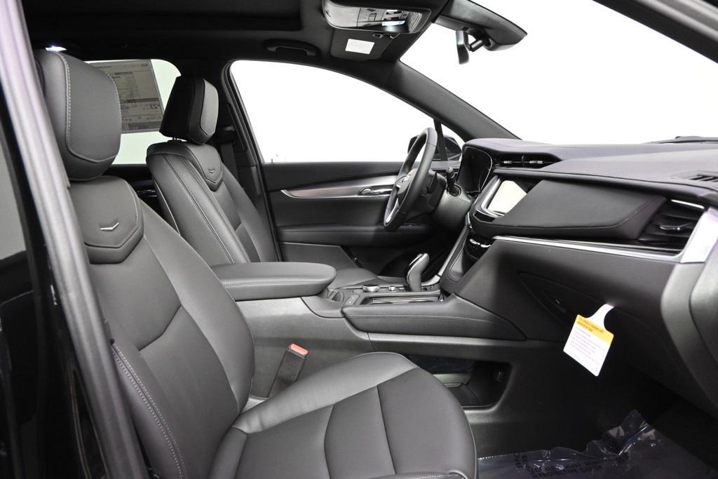 new 2025 Cadillac XT6 car, priced at $51,215