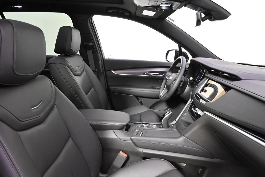 new 2025 Cadillac XT6 car, priced at $51,215