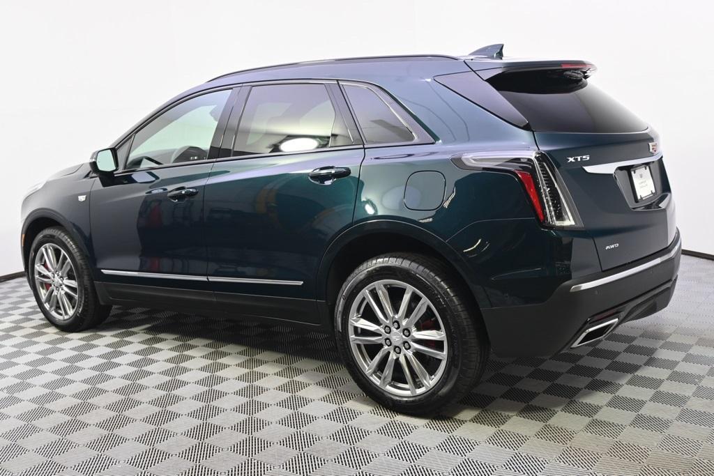 new 2025 Cadillac XT5 car, priced at $64,205