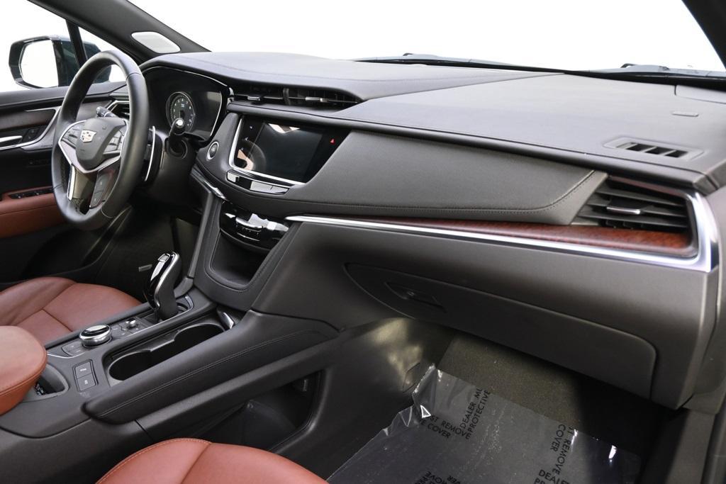 new 2025 Cadillac XT5 car, priced at $64,205