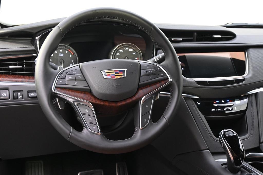 new 2025 Cadillac XT5 car, priced at $64,205