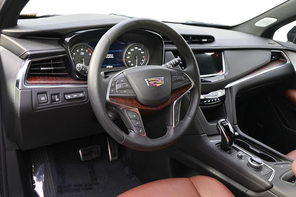 new 2025 Cadillac XT5 car, priced at $64,205