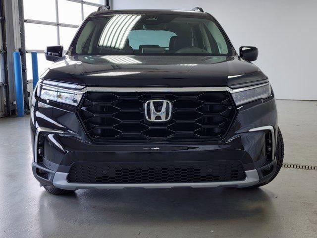 new 2025 Honda Pilot car, priced at $50,840