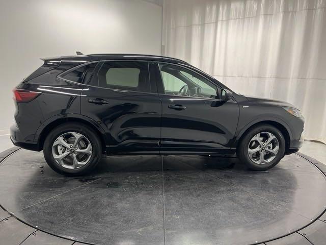 used 2023 Ford Escape car, priced at $19,894