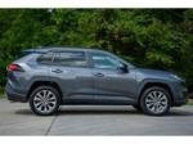 used 2019 Toyota RAV4 car, priced at $25,324