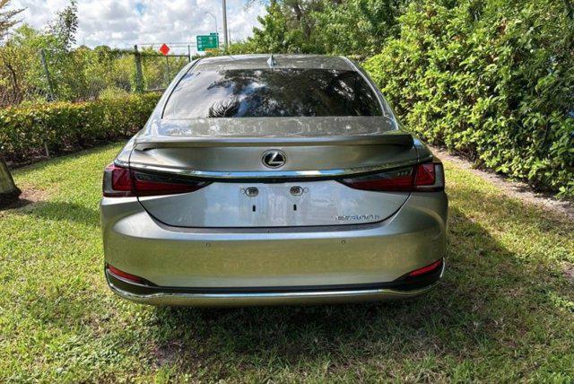 used 2021 Lexus ES 300h car, priced at $30,593