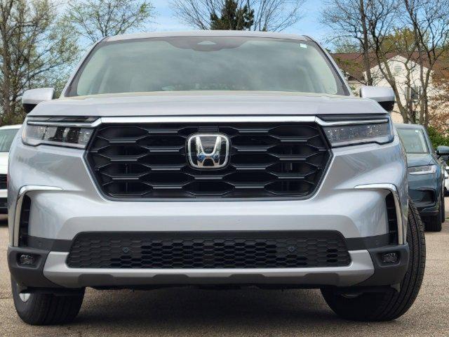 new 2025 Honda Pilot car, priced at $47,050