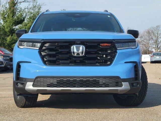 new 2025 Honda Pilot car, priced at $49,969