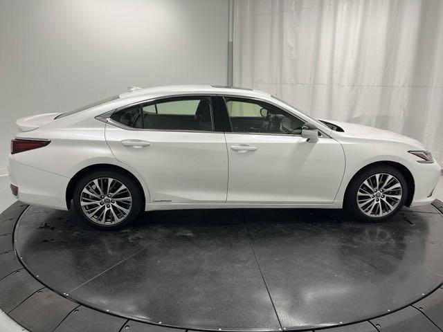 used 2019 Lexus ES 300h car, priced at $28,998