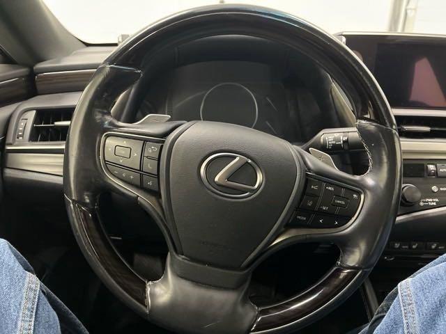 used 2019 Lexus ES 300h car, priced at $28,998