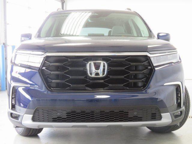 new 2025 Honda Pilot car, priced at $50,995