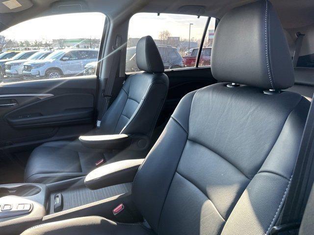 used 2022 Honda Pilot car, priced at $32,860