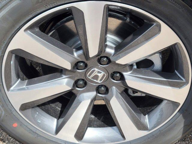 new 2025 Honda Pilot car, priced at $54,710