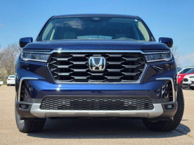 new 2025 Honda Pilot car, priced at $47,050