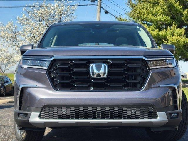 new 2025 Honda Pilot car, priced at $50,995