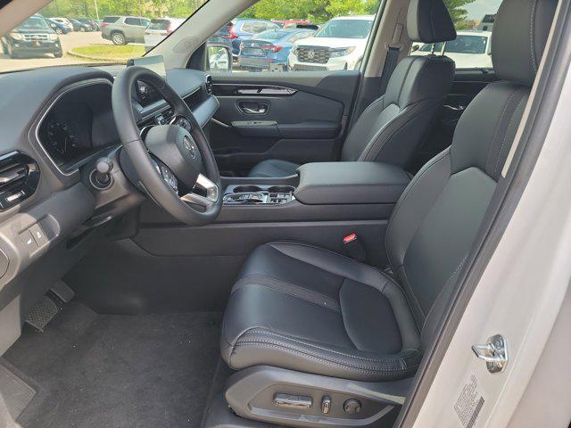 new 2025 Honda Pilot car, priced at $46,113