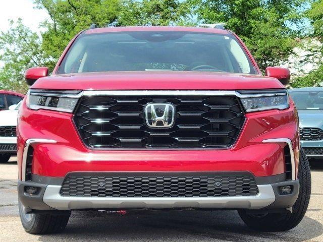 new 2025 Honda Pilot car, priced at $51,450