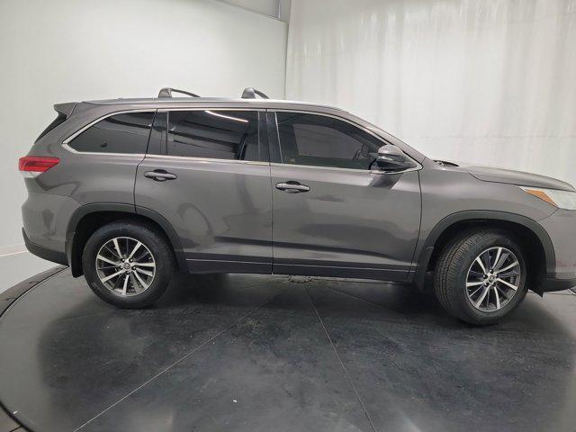 used 2018 Toyota Highlander car, priced at $22,164
