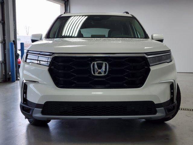 new 2025 Honda Pilot car, priced at $51,292