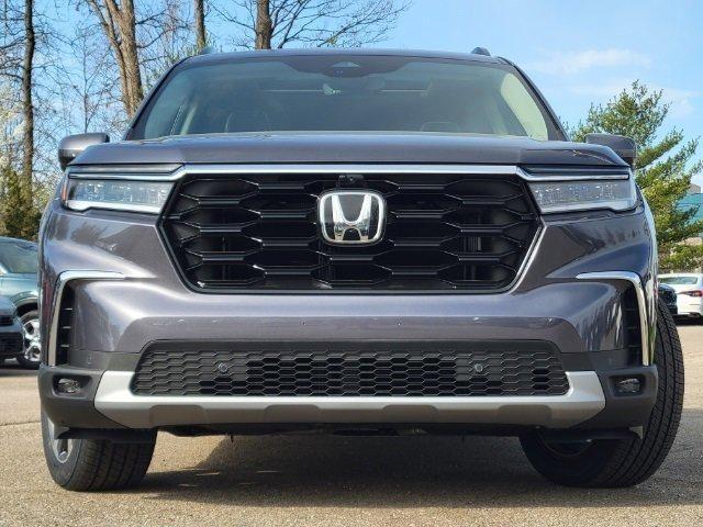 new 2025 Honda Pilot car, priced at $54,475