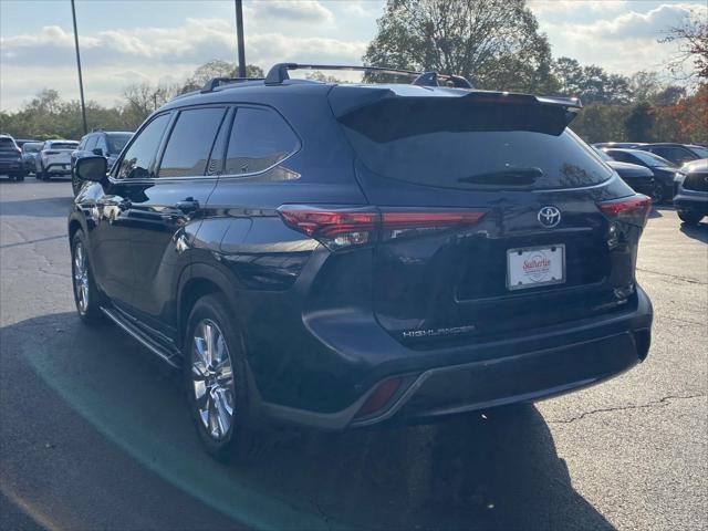 used 2020 Toyota Highlander car, priced at $32,200