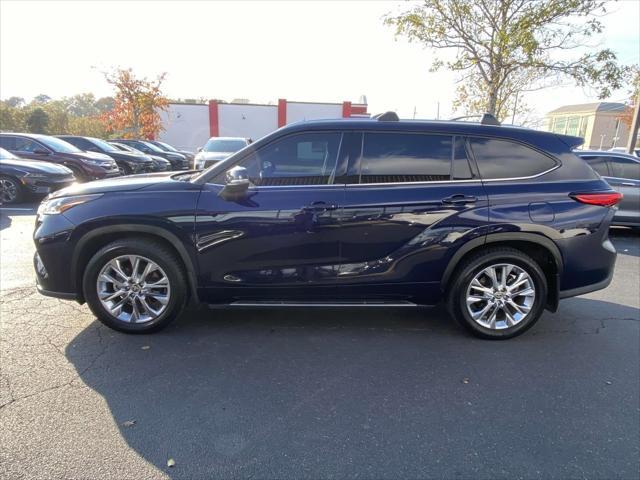 used 2020 Toyota Highlander car, priced at $32,200