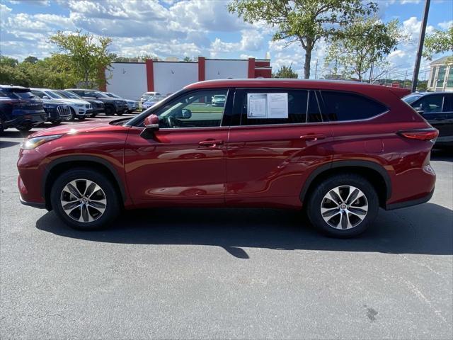 used 2022 Toyota Highlander car, priced at $29,900