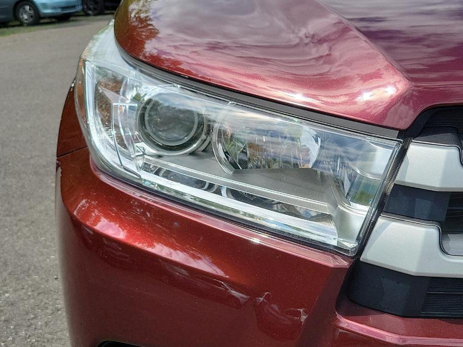 used 2019 Toyota Highlander car, priced at $28,799