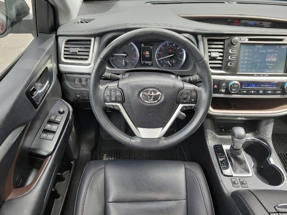 used 2019 Toyota Highlander car, priced at $28,799