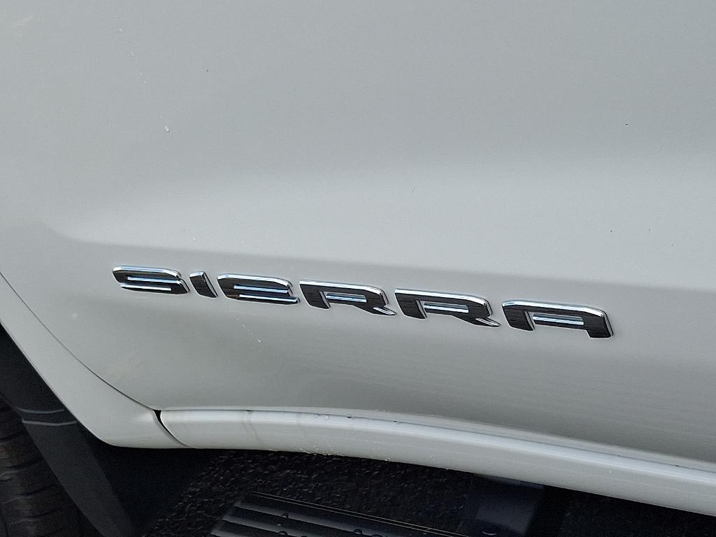 new 2025 GMC Sierra 1500 car, priced at $45,070