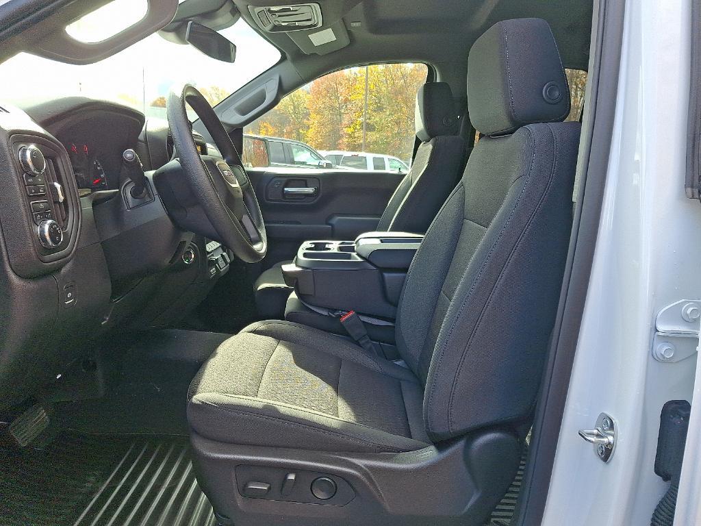 new 2025 GMC Sierra 1500 car, priced at $45,070