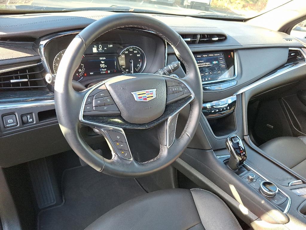 used 2025 Cadillac XT5 car, priced at $45,995