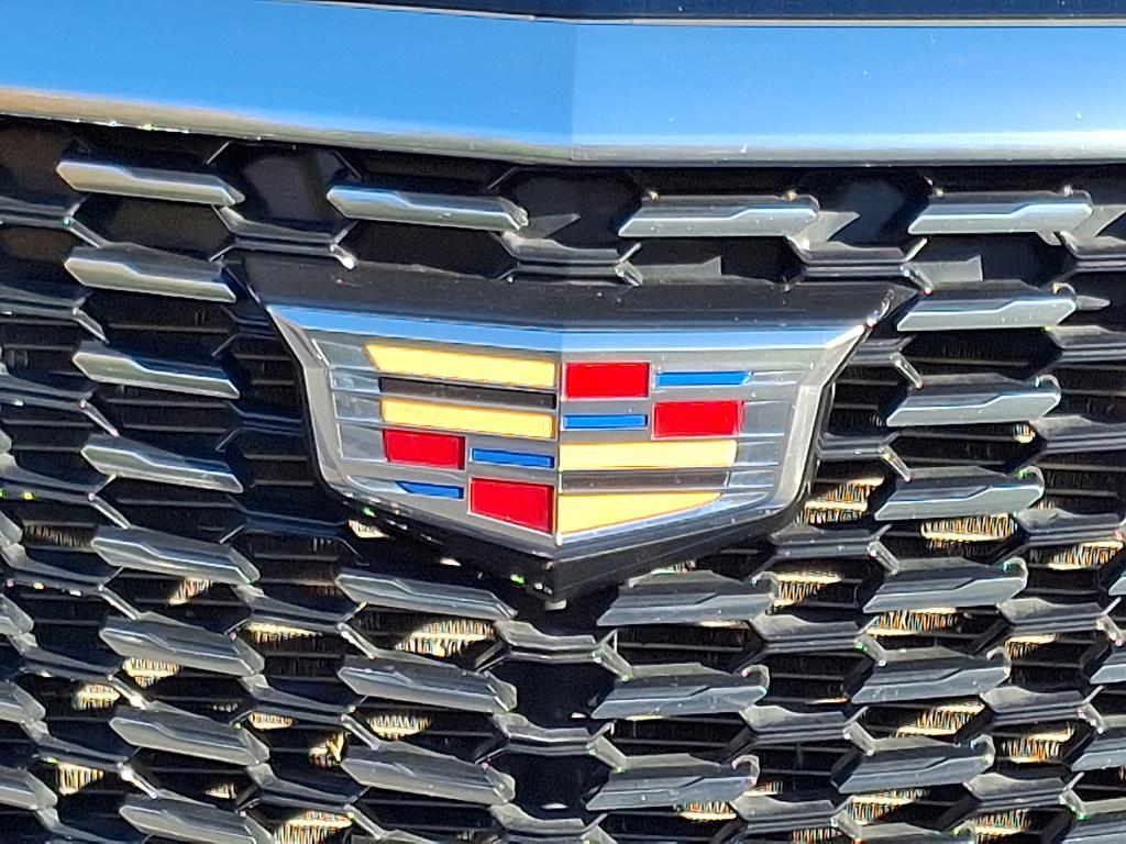 used 2025 Cadillac XT5 car, priced at $45,995