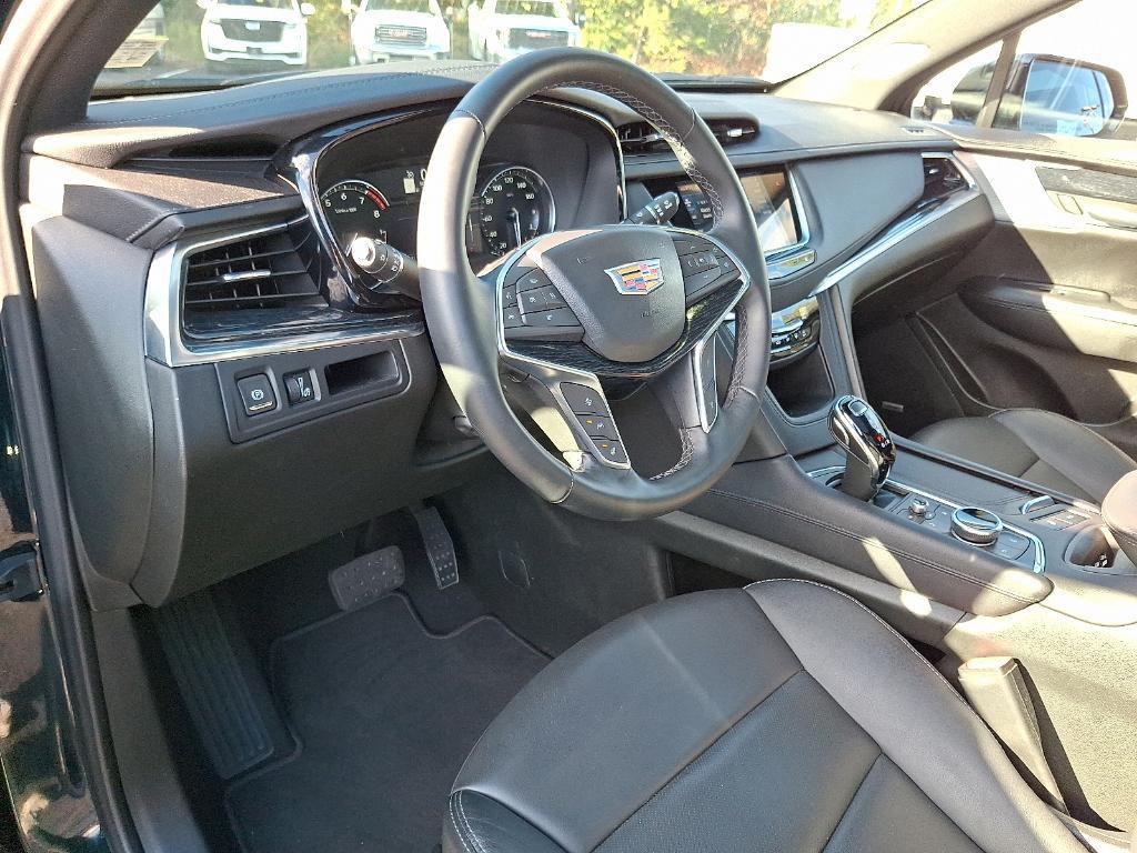 used 2025 Cadillac XT5 car, priced at $45,995