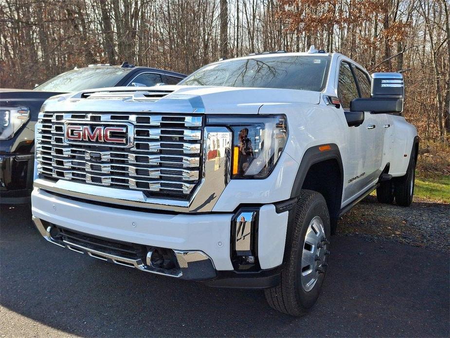 new 2025 GMC Sierra 3500 car, priced at $91,500