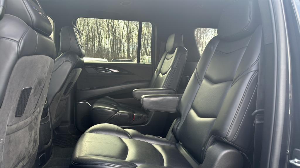 used 2019 Cadillac Escalade ESV car, priced at $48,400