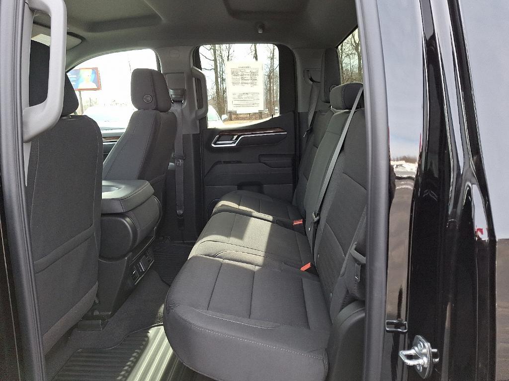 new 2025 GMC Sierra 1500 car, priced at $47,085